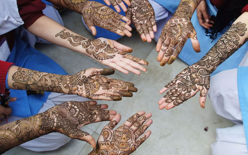 The Best Mehandi Artist At Home In Delhi 